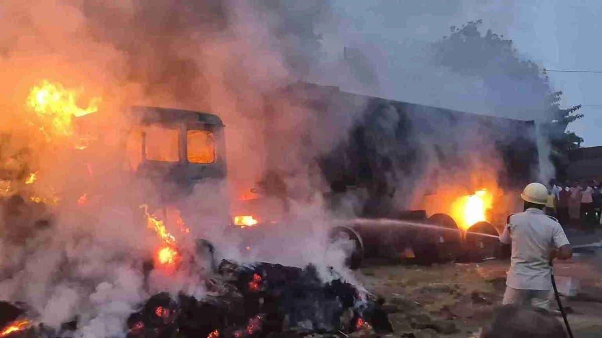 West Midnapore Two Dumper Collision Fire Breaks Out 