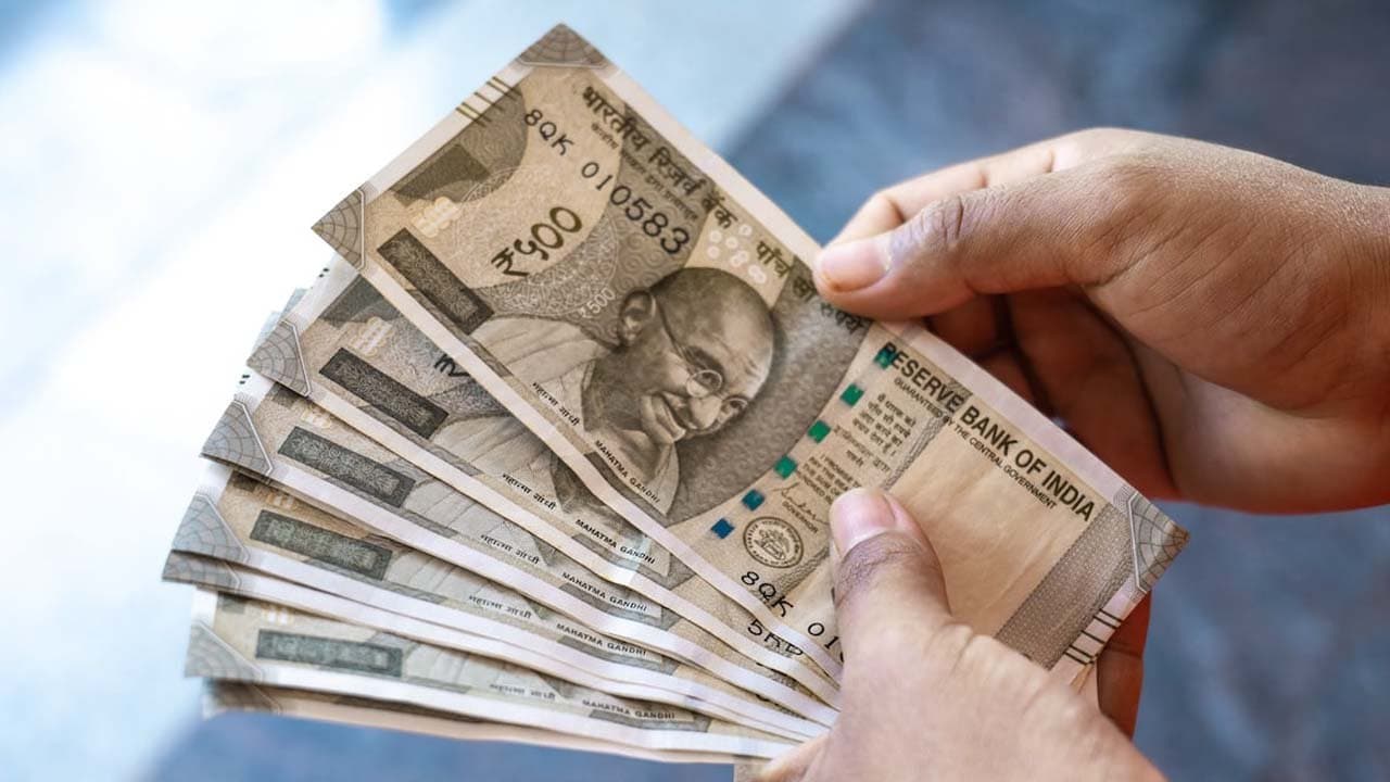 Rs 5000 SIP or Rupees 60000 lump sum which creates more wealth in 10 years