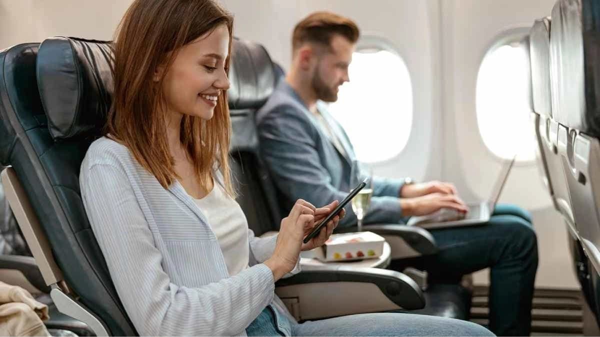 How do planes get WiFi at 35000 feet