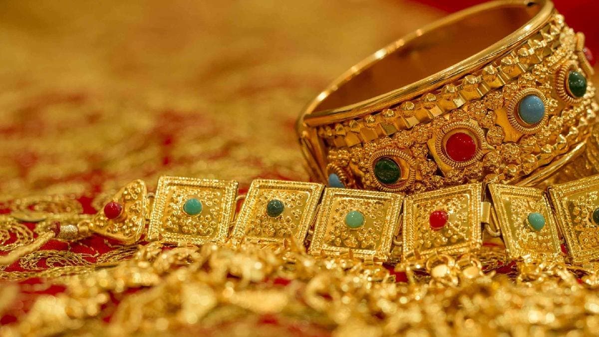 Man Attempted robbery of jewelry at students house police arrested