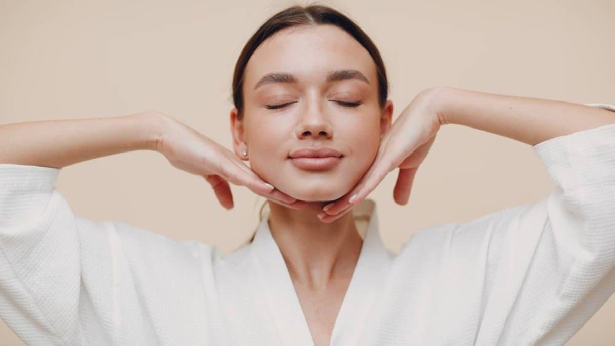  these skin care mistakes can increase chances of facial wrinkles in early age lif