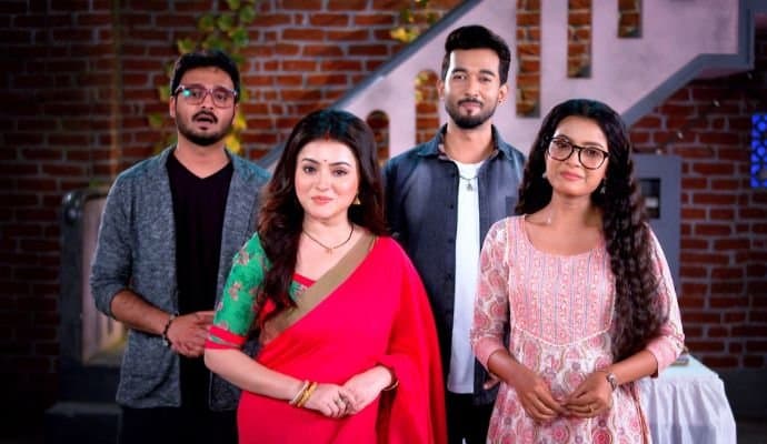 Tollywood: বিপদের মুখে 'জাগৃতি'-'অনিরুদ্ধ', পাশে দাঁড়ালো 'কনস্টেবল মঞ্জু', তারপর?