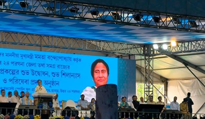 Mamata Banerjee: দরখাস্ত করলেই বেআইনি অনুপ্রবেশকারী হয়ে যাবেন: মমতা 