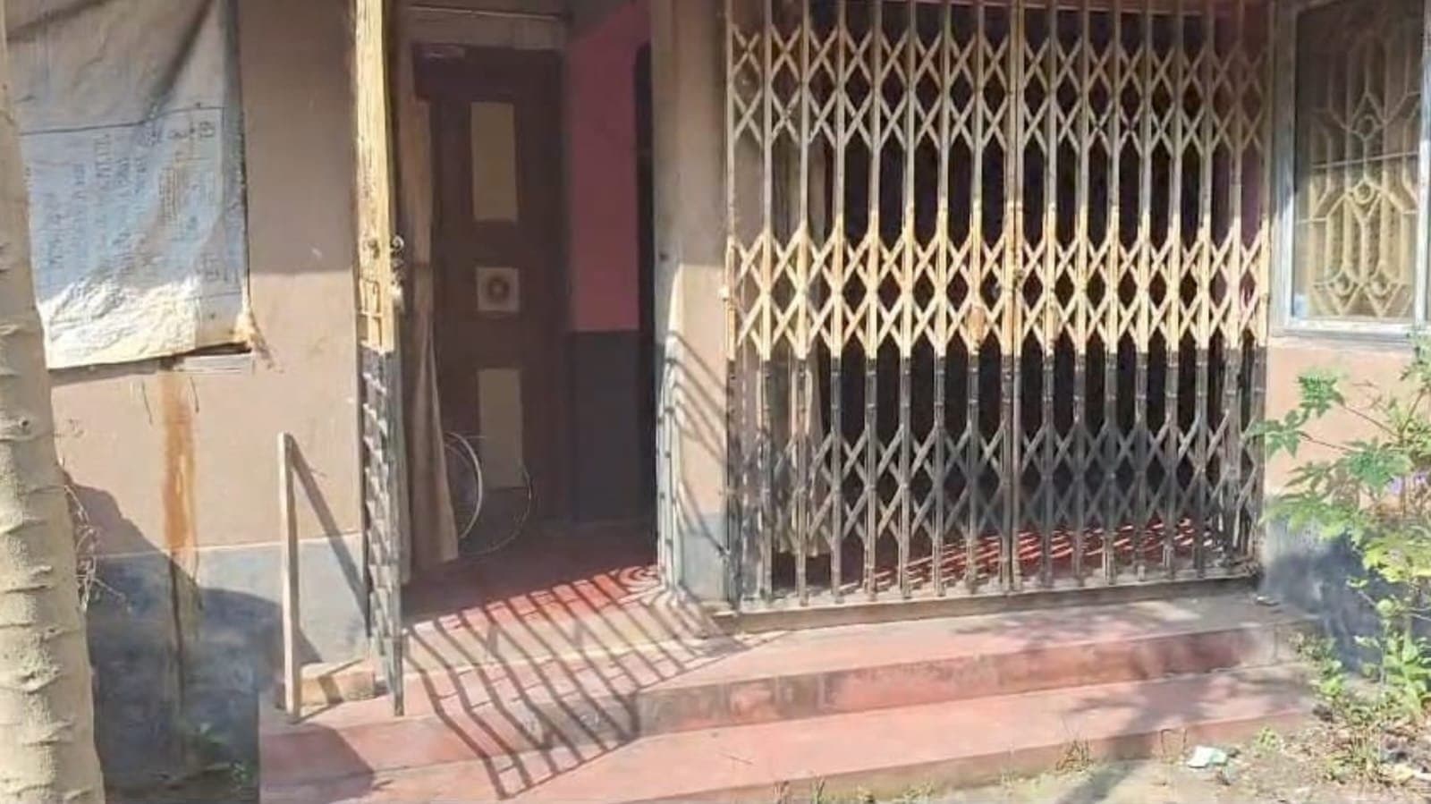 mother sits at home holding dead daughters body in hooghly_gnr