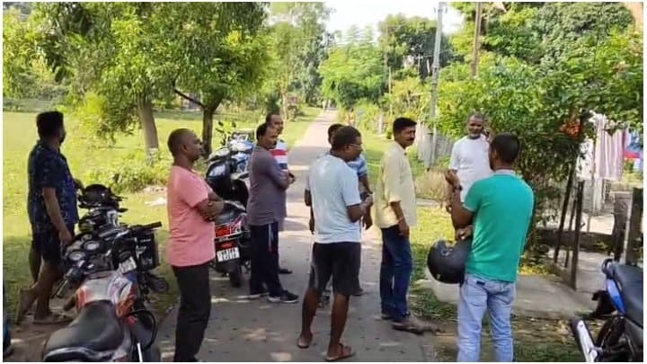 Asansol criminals robbery at railway housing gnr 