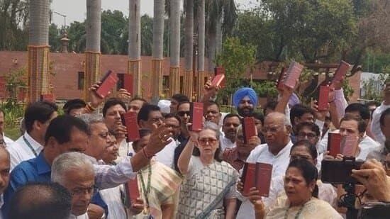 সংবিধান রক্ষায় বিক্ষোভ ইন্ডিয়া জোটের