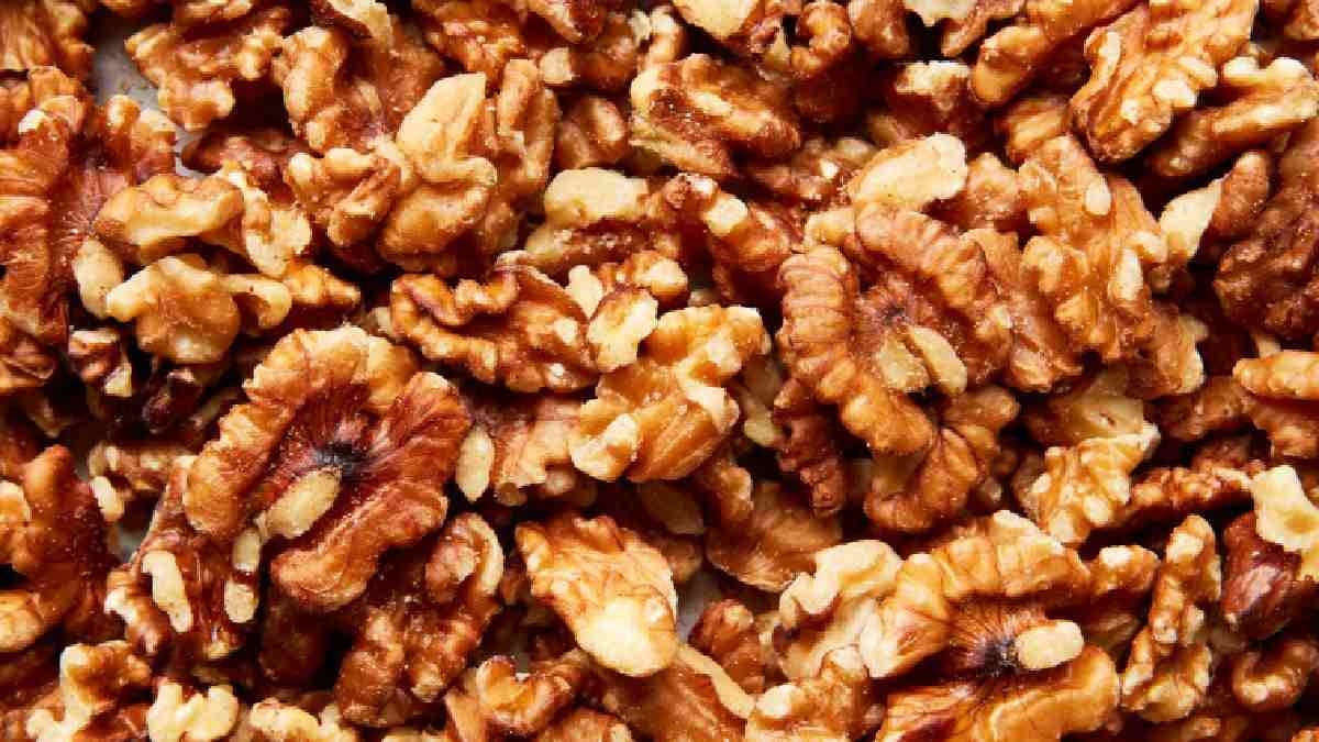 Heart Disease Prevention and Brain Health is among top benefits of eating Walnut