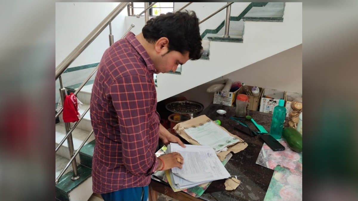 The teacher ask when their service is not Legal how they examine the papers