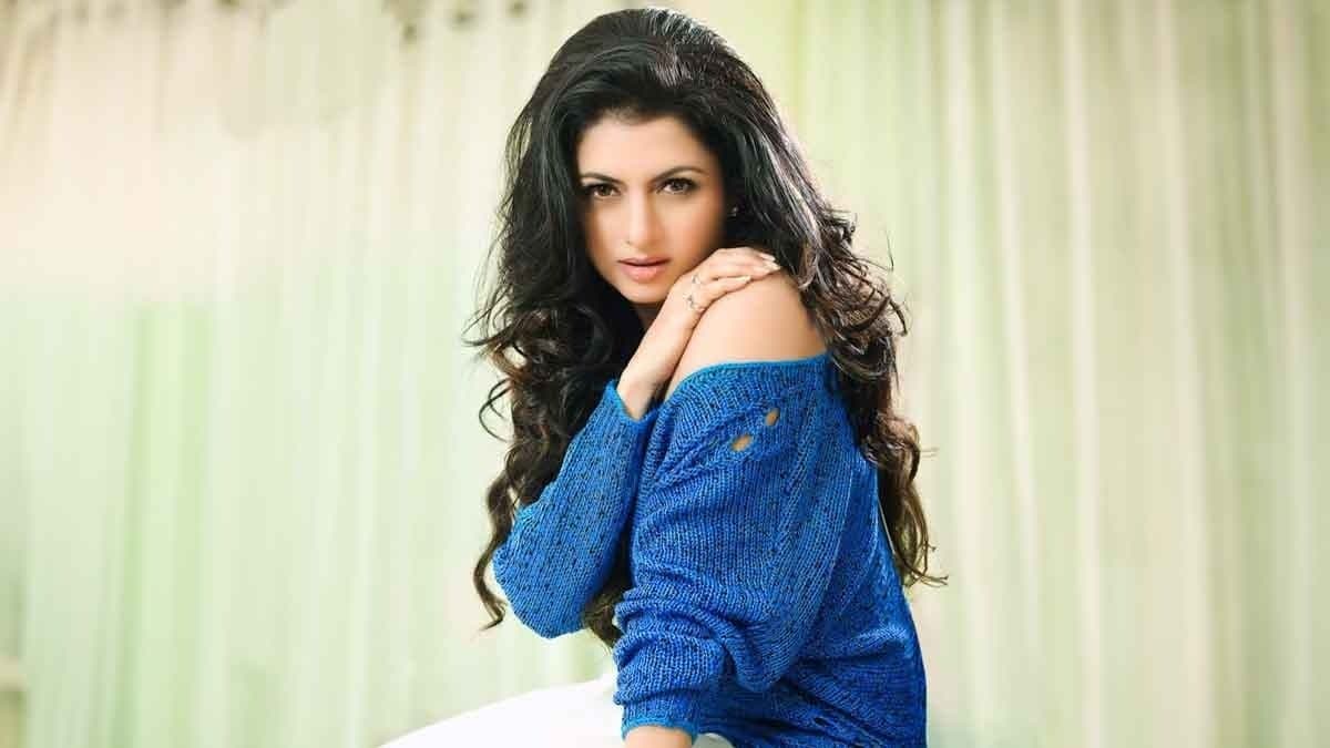 This healthy home made natural anti aging drink make your skin tone glowing and you may stay fit lif