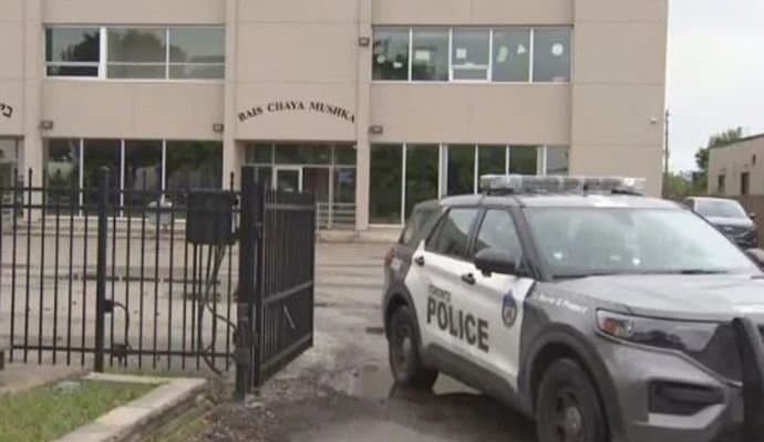 Gunmen attack  school in Canada