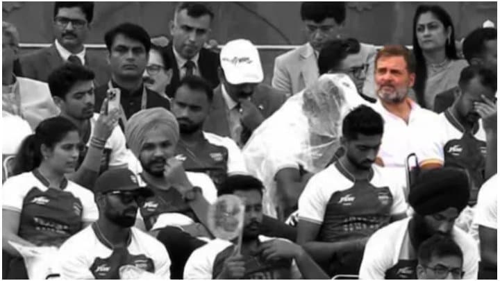 Rahul gandhi Independence Day event seating triggers talk, government says gnr 
