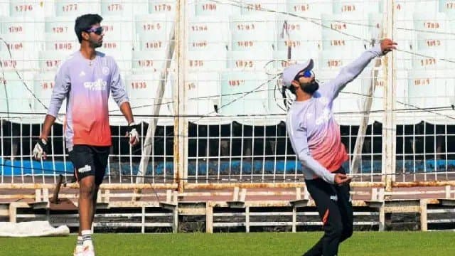 Shubman Gill has long chat with batting coach ahead of Eden Test 