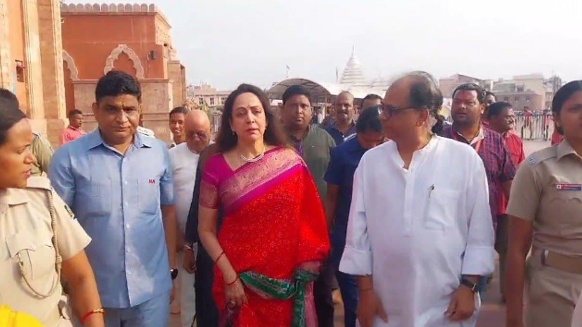  Police complaint Filed against Hema Malini for  alleged Illegal Entry to Puri Jagannath Temple 