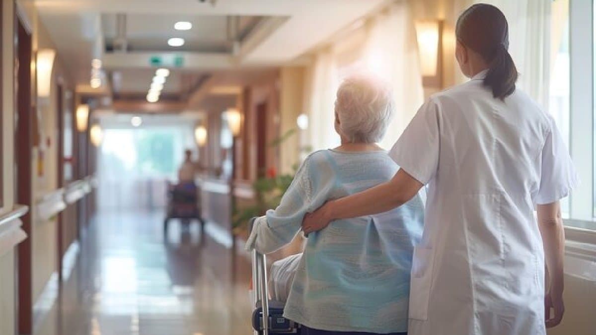 Free Healthcare For All Above 60 AAP Promise To Delhi Ahead Of 2025 Elections gnr 