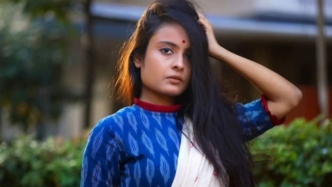 শীতের ওম বদলে যাচ্ছে বসন্তের পরশে, সাজ থেকে রূপচর্চায় কীভাবে বদল আনবেন? রইল হদিশ