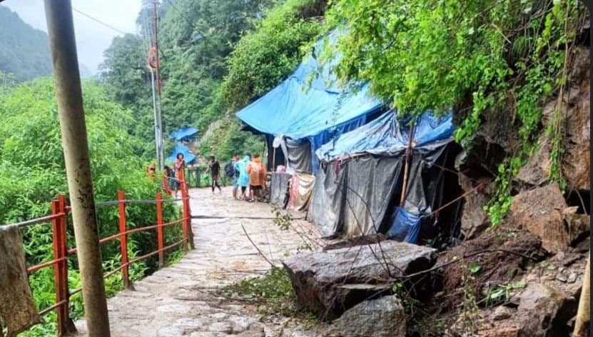Kedarnath Landslide: ভারি বৃষ্টিতে কেদারনাথে  ভয়াবহ ভূমিধস, পাথর চাপা পড়ে মৃত ৩ পুণ্যার্থী, গুরুতর আহত ৮ 