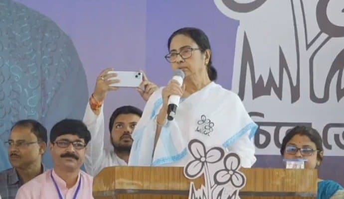 MAMATA: ক্যা নিয়ে বিজেপি নেতাদের মুখোমুখি বিতর্কে ডাক মমতার 
