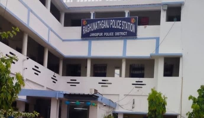 Arrest : মুর্শিদাবাদে ডাকাতি করতে এসে পুলিশের জালে ৫