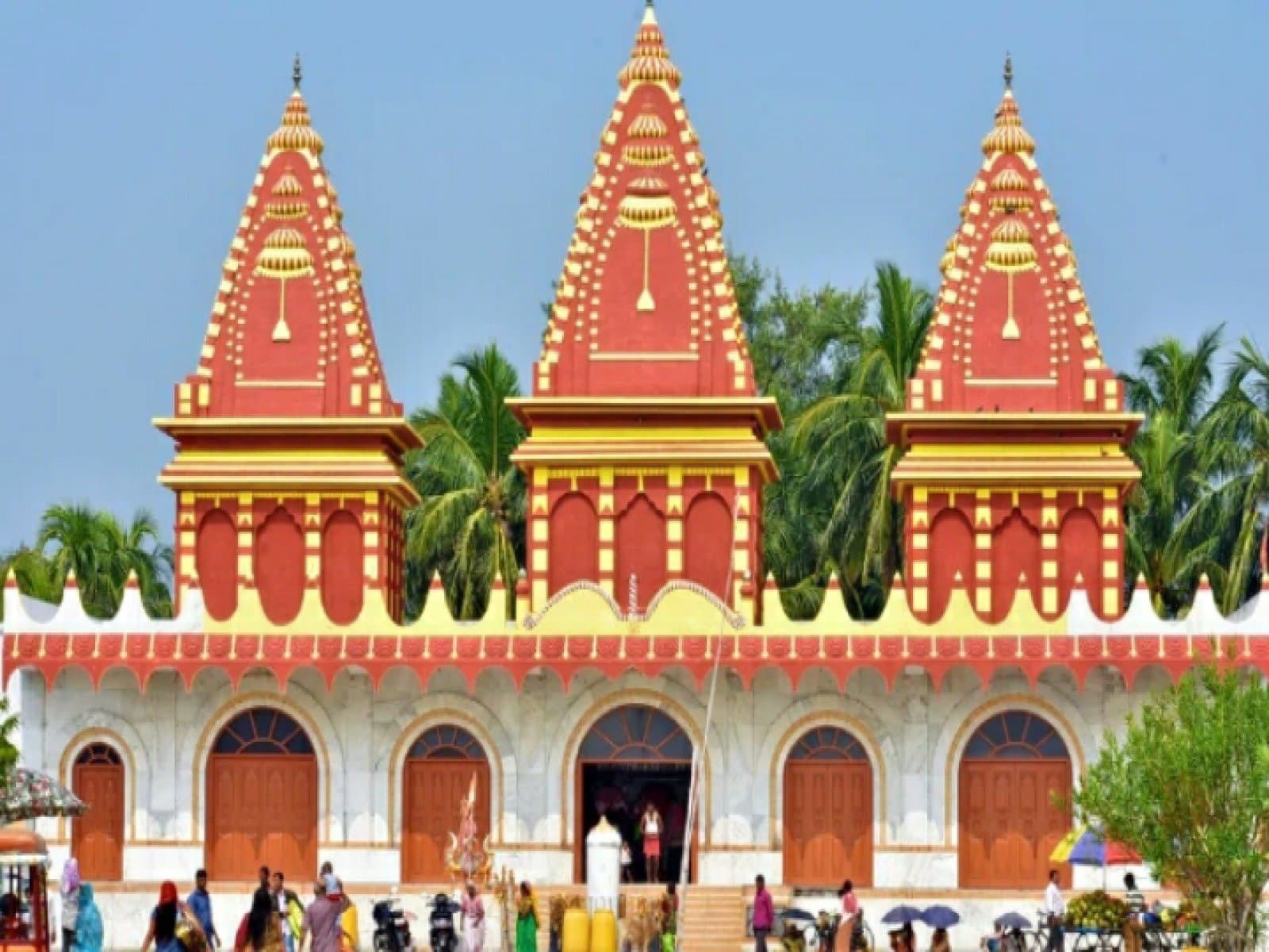 Kapilmuni Ashram is in danger due to high tide in gangasagar