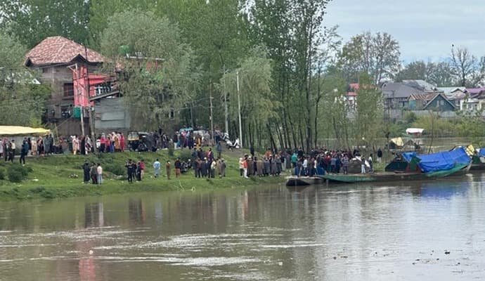 Srinagar:‌ ঝিলম নদীতে নৌকাডুবি, মৃত অন্তত চার 