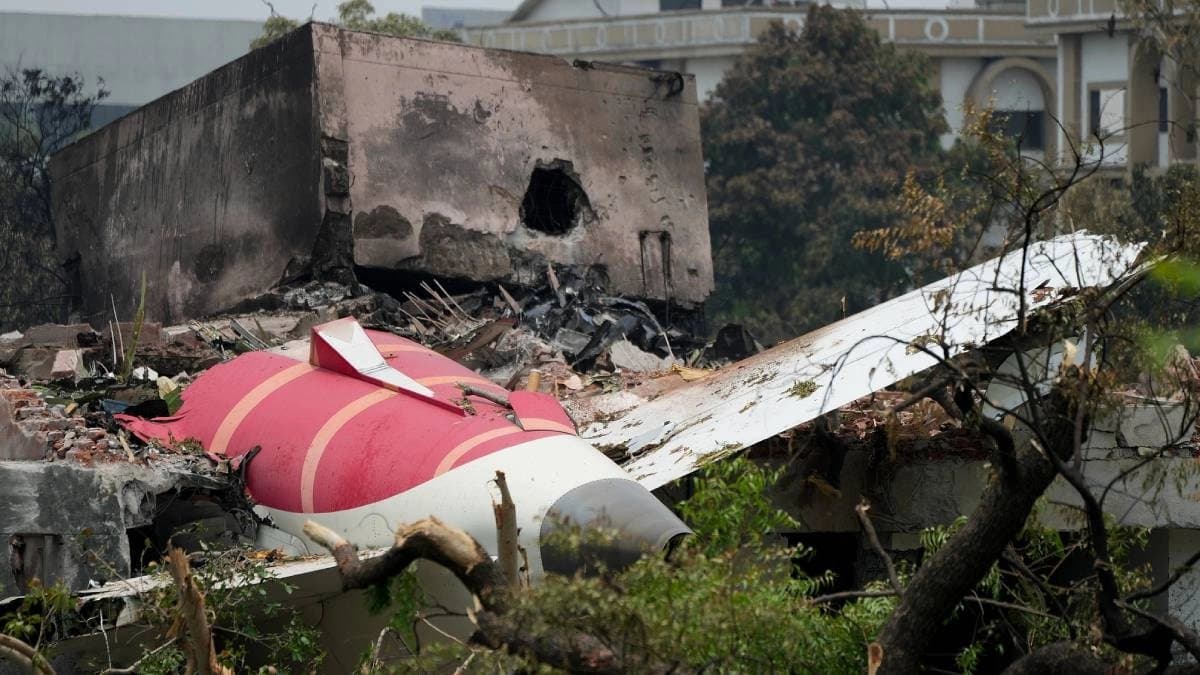 Blaming pilots for gujarat plane crash is unfortunate says top court