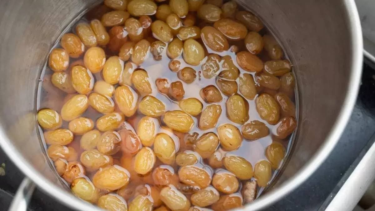Raisin Water cure constipation anemia and has many health benefits
