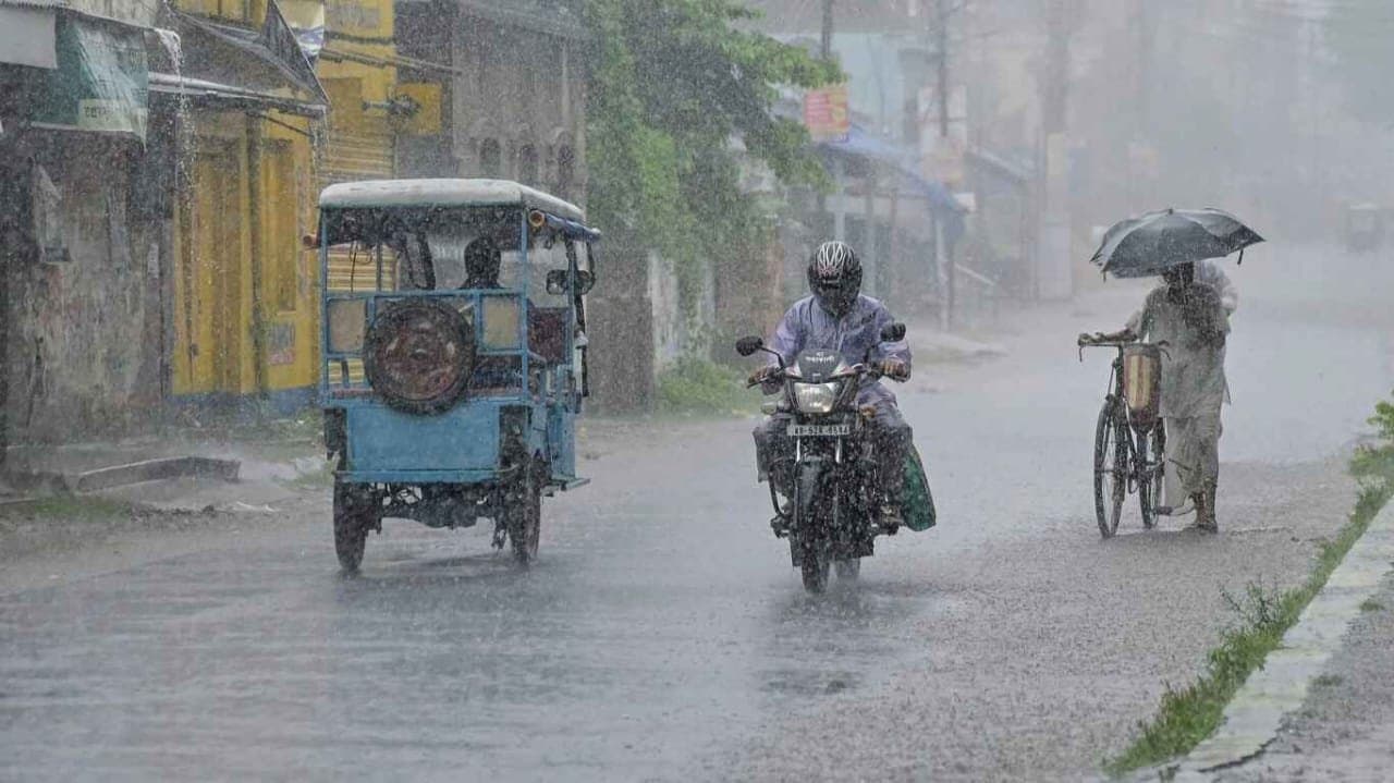IMD Weather Forecast Heavy Rainfall Warning in These States From 17 April
