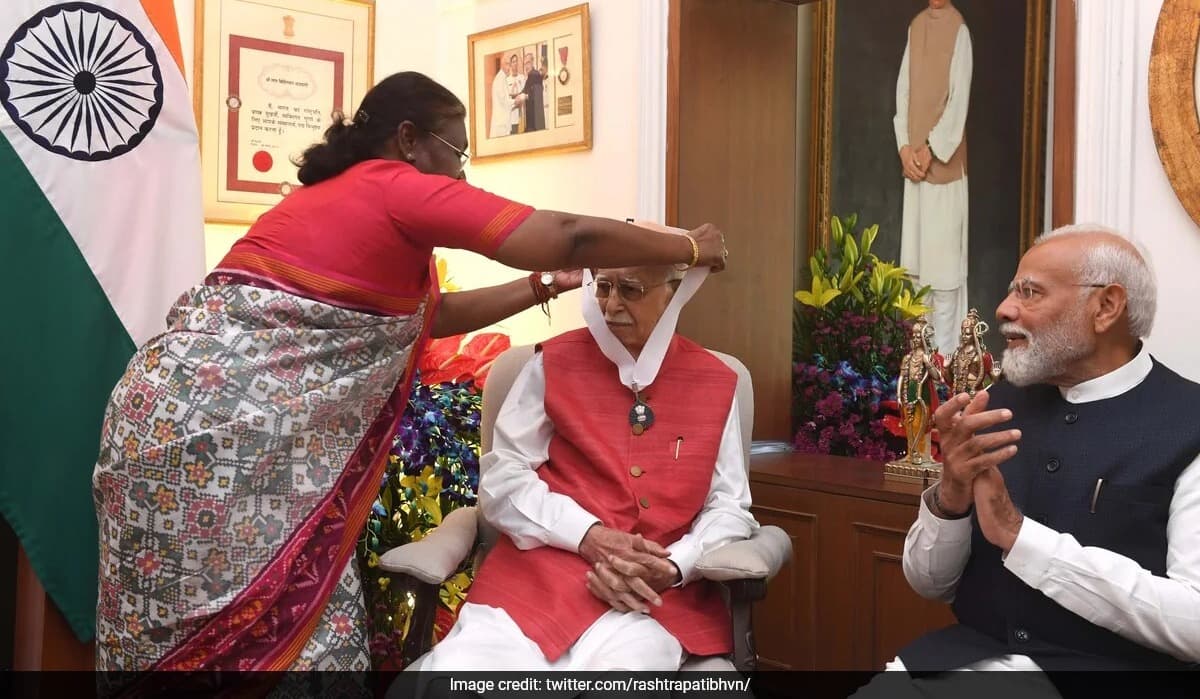 BHARAT RATNA: এল কে আডবানিকে ভারতরত্ন তুলে দিলেন রাষ্ট্রপতি দ্রৌপদী মুর্মু