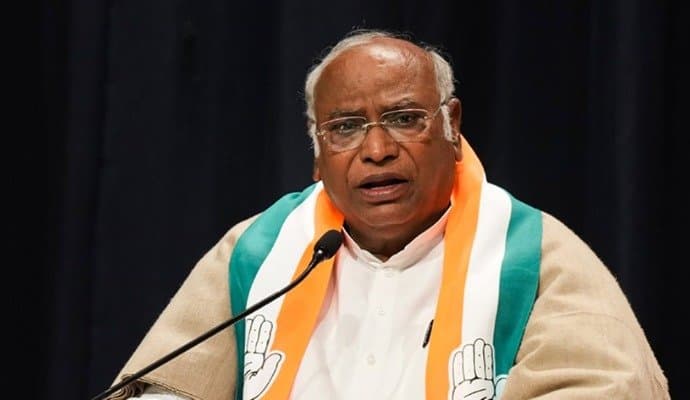 ‌Mallikarjun Kharge: বিজেপির বিদায় হবে, নিরুঙ্কুশ গরিষ্ঠতা পাবে ইন্ডিয়া, দাবি খাড়গের
