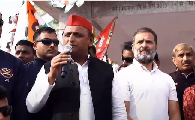 UP: কংগ্রেসের হাত ধরে এবার লোকসভায় ভাল ফল করতে মরিয়া অখিলেশের দল