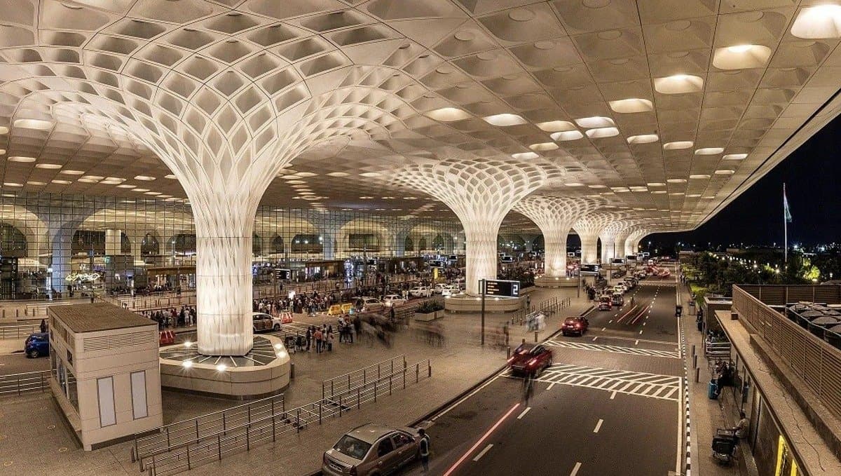  Mumbai Airport:  মুম্বই বিমানবন্দরে যাত্রী সমাগমে রেকর্ড