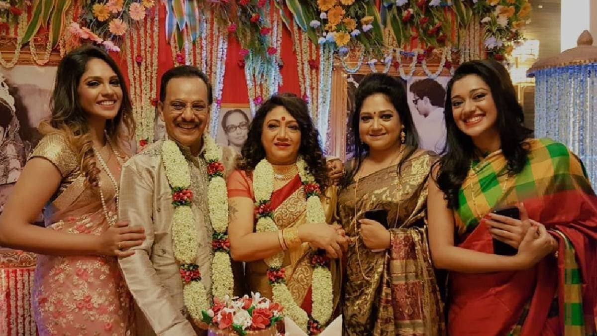 পি সি সরকার জুনিয়ররের মেয়েদের জন্য পাত্র চাই – সংবাদপত্রে বিজ্ঞাপন দেখে অবাক নেটপাড়া ‘এটা সত্যি না ম্যাজিক?’ 