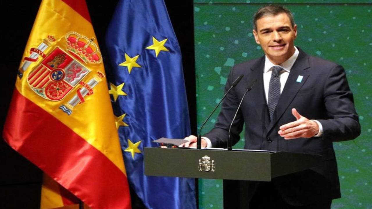 ফ্যাসিবাদের যাবতীয় স্মৃতি মুছতে চলেছে স্পেন!  