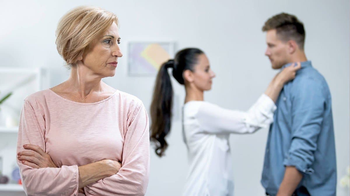 Mother in law cuts daughter in law hair over the suspicion of extra marital affair