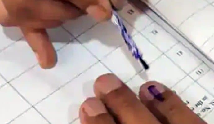 Gujarat: সরকার দাবি পূরণ করেনি, গুজরাটের ৩টি গ্রামে ভোট বয়কট বাসিন্দাদের 
