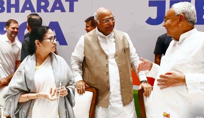 আসন সমঝোতা নিয়ে কী সিদ্ধান্ত? মঙ্গলে নজর ইন্ডিয়া জোটের বৈঠকে 