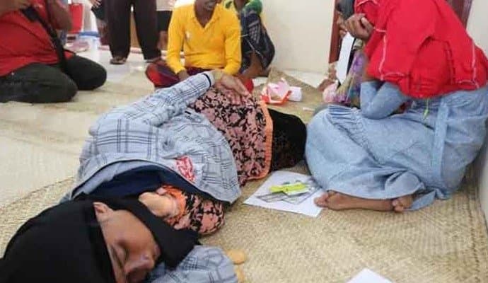  50 Rohingya refugees feared dead after boat capsizes off Indonesia