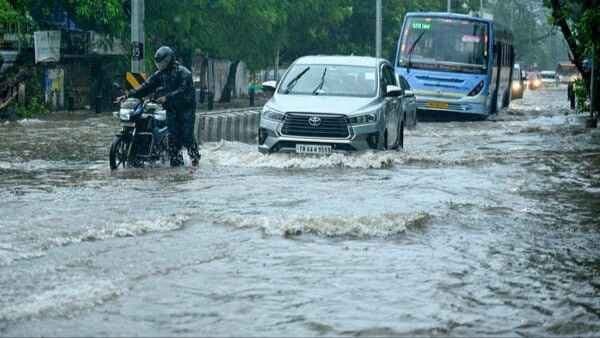 Chennai Airport Shut, Trains Hit As Cyclone Fengal Intensifies gnr 