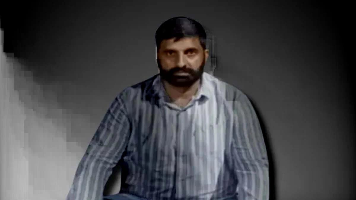 The former BSF commando Bajrang Singh who fought against terrorism on 26-11 is now the kingpin of a drug ring How