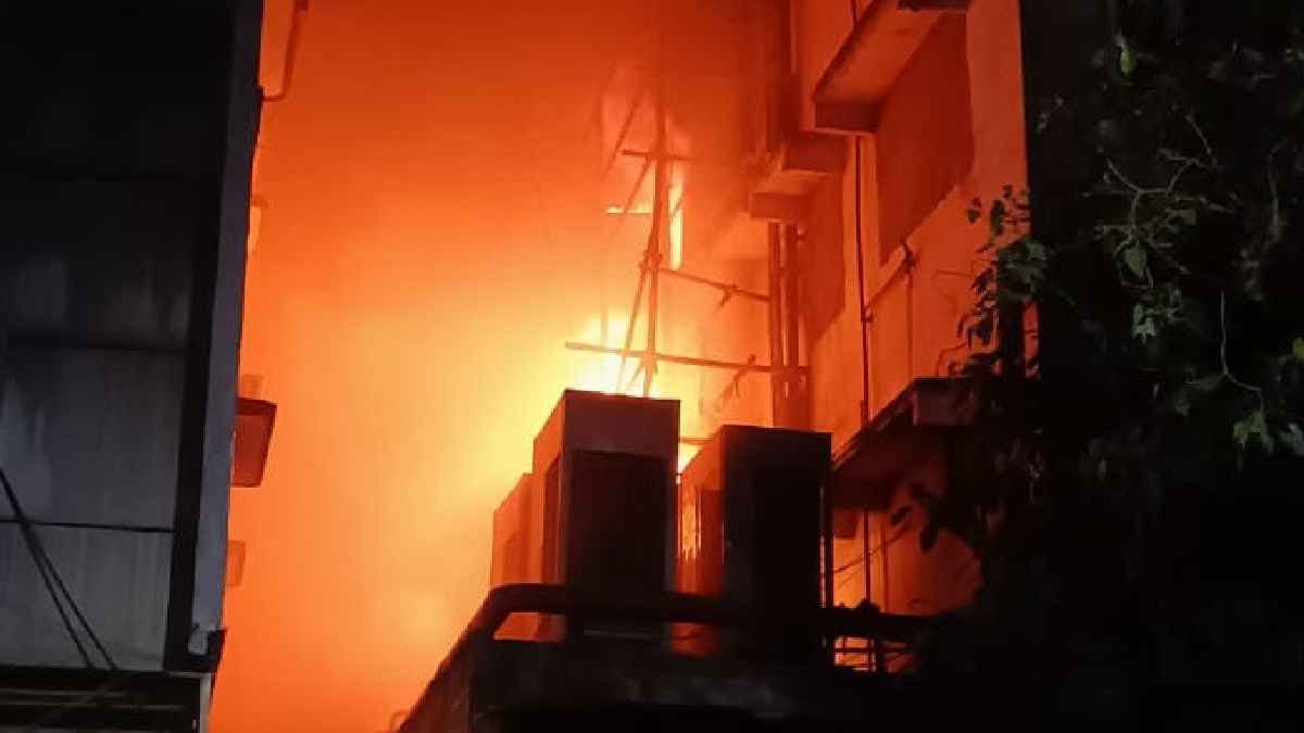 Fire at mechua bazar kolkata