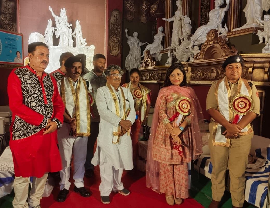 CM Mamata Banerjee  inaugurating   district pujas gnr