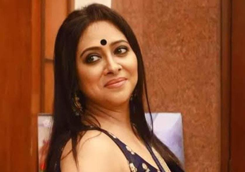 Exclusive: 'পর্দার মত বাস্তবেও আমি খুব কঠোর মা', অকপট অঞ্জনা বসু