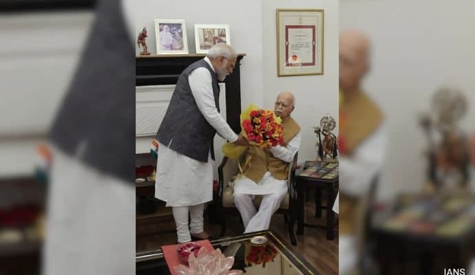 LK Advani: তৃতীয় দফায় শপথ নেওয়ার আগে আদবানির বাসভবনে মোদি 