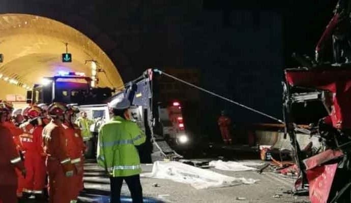 China: চীনে সুড়ঙ্গ পথের দেওয়ালে বাসের ধাক্কা, ‌মৃত ১৪