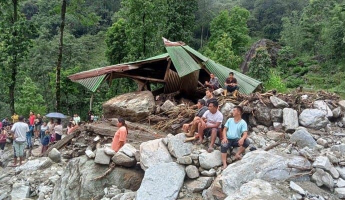 Sikkim: ভারী বৃষ্টিতে ভয়াবহ ধস সিকিমে, মৃত ৪ 