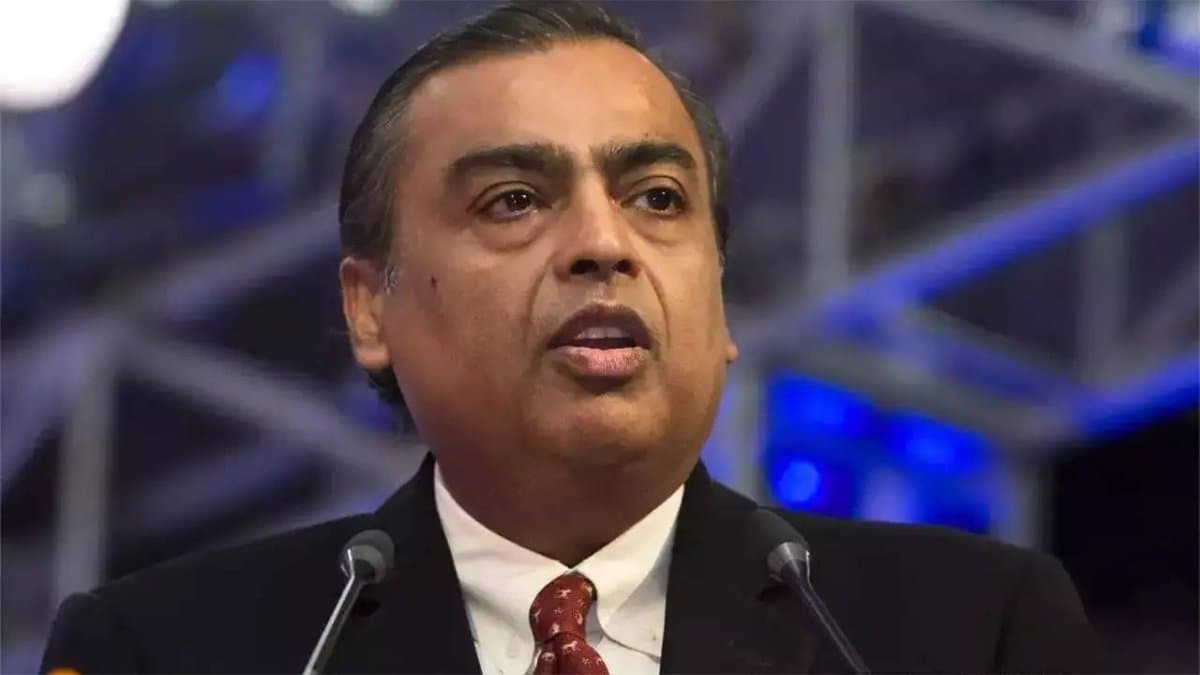 Mukesh Ambani s Reliance Industries is seeking 25500 crores loan to settle debt gnr