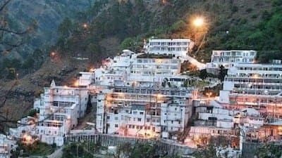 আবারও জোর তোড়জোড়! মাতা বৈষ্ণো দেবীর পবিত্র গুহা মন্দিরে যাত্রা শুরু হচ্ছে আগামী ১৪ই সেপ্টেম্বর থেকে