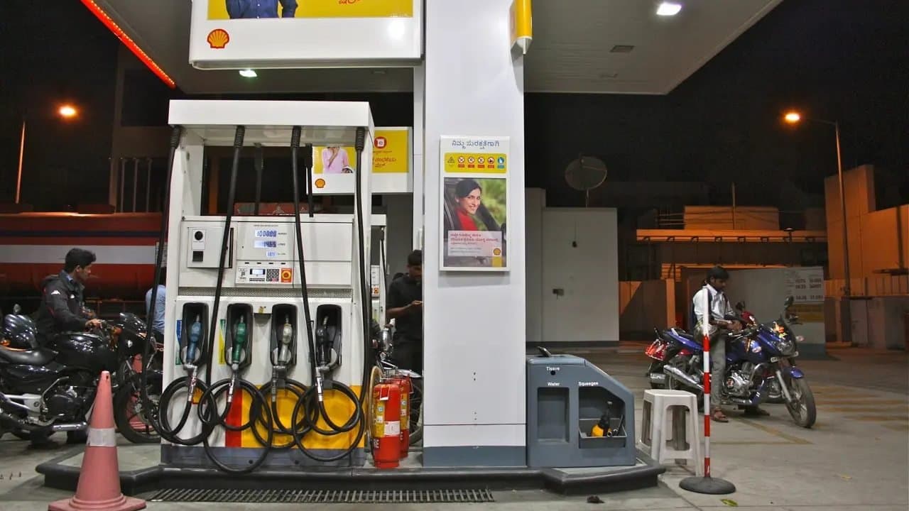 কোন সময় গাড়িতে জ্বালানি ভরলে সবচেয়ে বেশি সাশ্রয় হবে