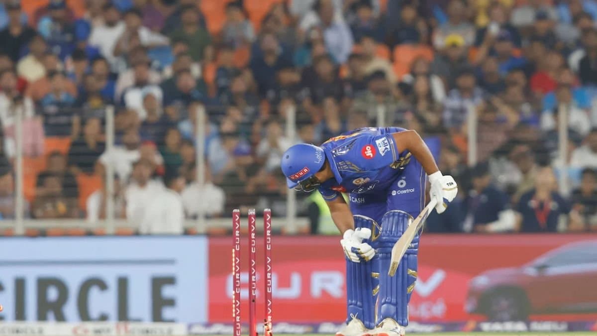 IPL 2025: Mohammed Siraj dismisses Rohit Sharma spt 