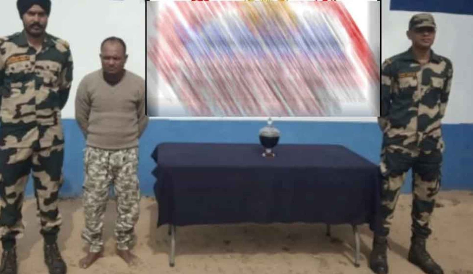BSF: রায়গঞ্জে ১২ কোটি টাকার সাপের বিষ উদ্ধার, গ্রেপ্তার ১